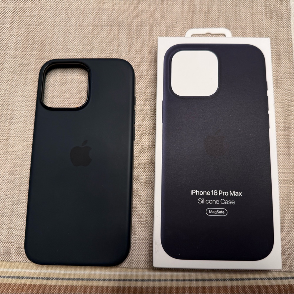 Black Apple iPhone 16 Pro Max Case Silicone Case